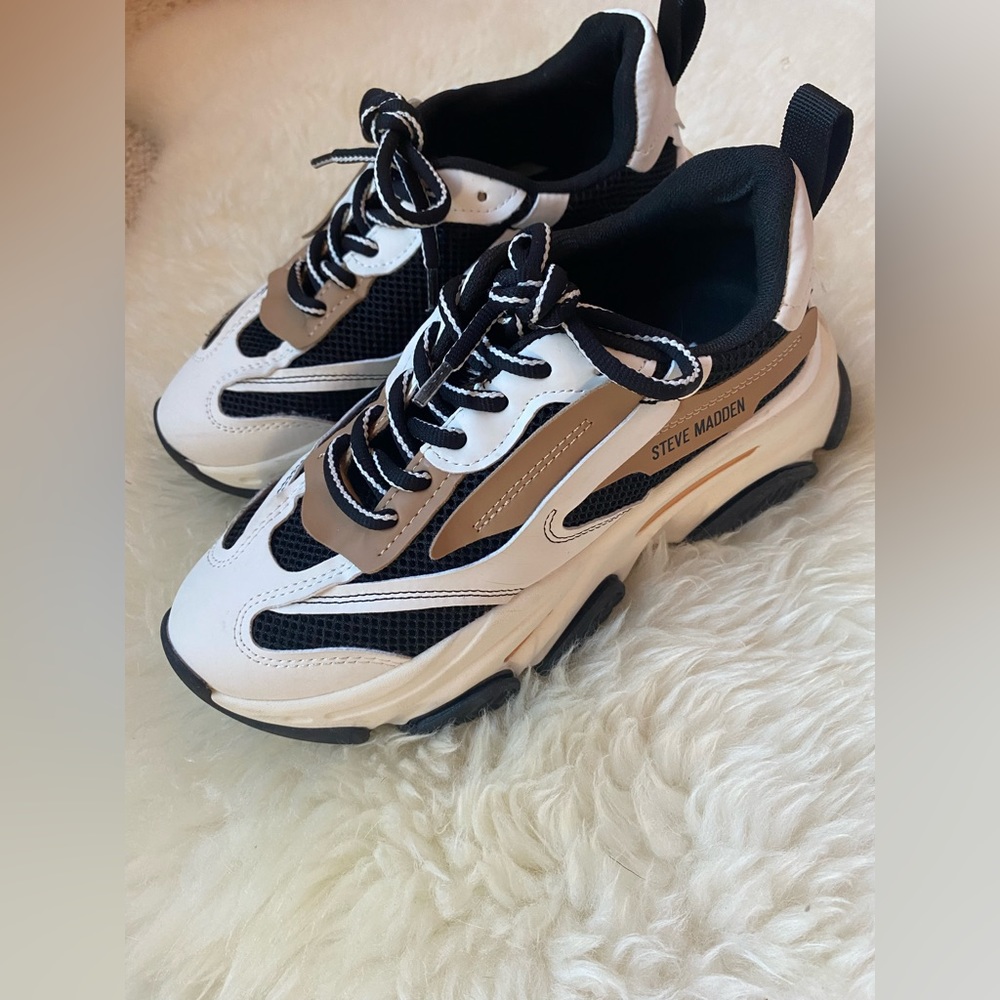 Steve Madden Possession Sneaker Womens Size 7.5 Black and Tan